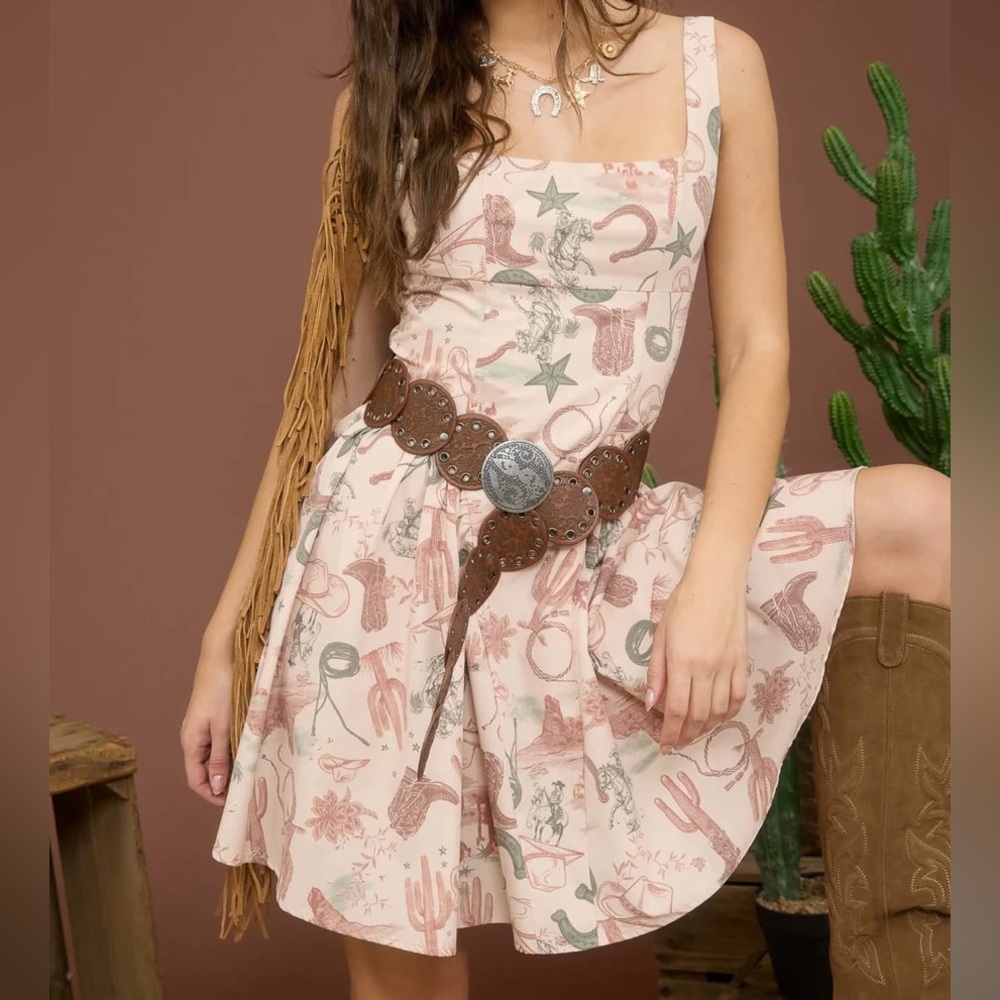 Western Print Sleeveless Dress - Picture 2 of 4